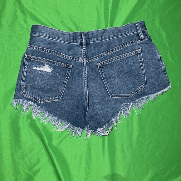 We The Free, Free People Denim Frayed Hem Women's Shorts size 28 - Picture 2 of 12